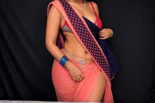 Bhabhi ki mast jawani or dever se pyar ko tadapti ek khubsurat bibi
