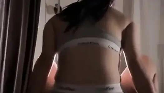 En büyük açık, ciddi bir kızın gece boyu yakınlığı 4.