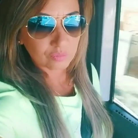 Mama ensinou dirijir  e mete tambem