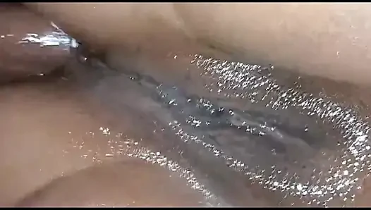 Gurbetçinin karısı susuzluğunu patlıcanla döllüyor