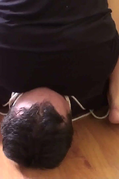 Face sitting duo for Richie