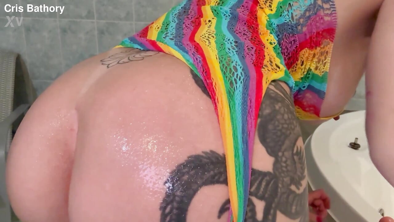 Cris Bathory Having Fun with Anal Chanting