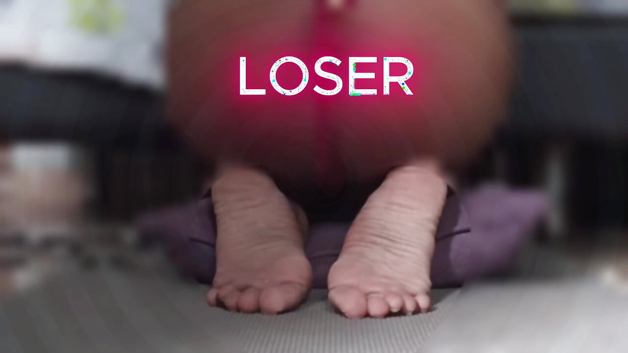 TS 女主調教：被洗腦成 POV 足部崇拜