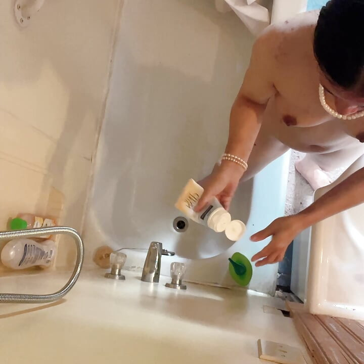 simple clothers hana get them off