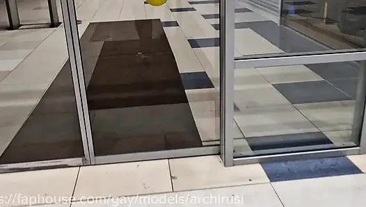 A Random Passerby Sucked My Dick in the Public Toilet of a Shopping Mall and Ate My Cum!