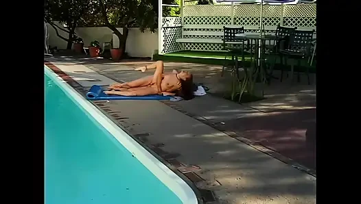 Lee Ann: Eine Junge Sexgöttin Mit Perfektem Körper, Hart Am Pool Gefickt