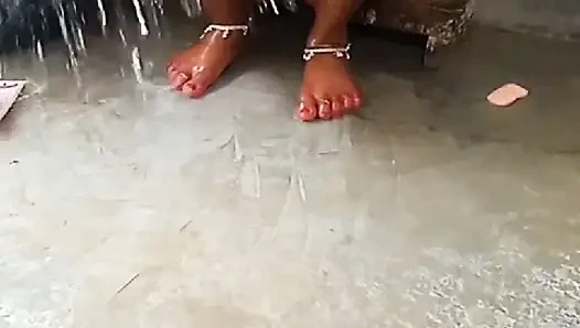 Gudi Bhabhi's Bathing Sex Video Bathroom Sex Bhabhi Hindi