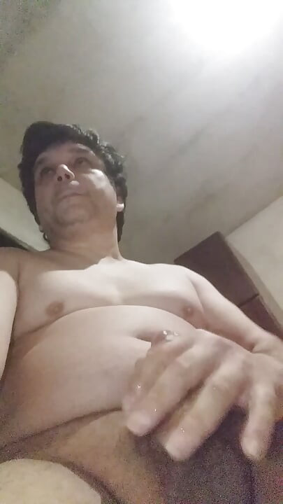 sam uživo sa stotinu ljudi koji su gledali i snimali sve