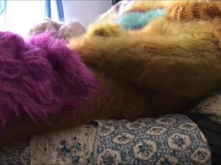 Mohair-Catsuit-Spiel