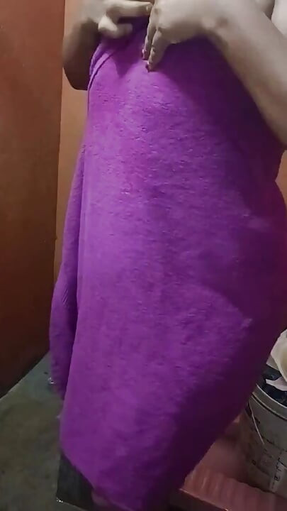 Indian Sexy Housewife Sexy Bathing Shower Bathing