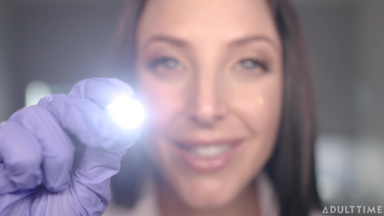 Asmrファンタジー博士。アンジェラ・ホワイトが全身身体検査