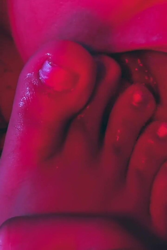 BBW Foot Worship: Morrigan's Sensual Stocking & Sole Tease