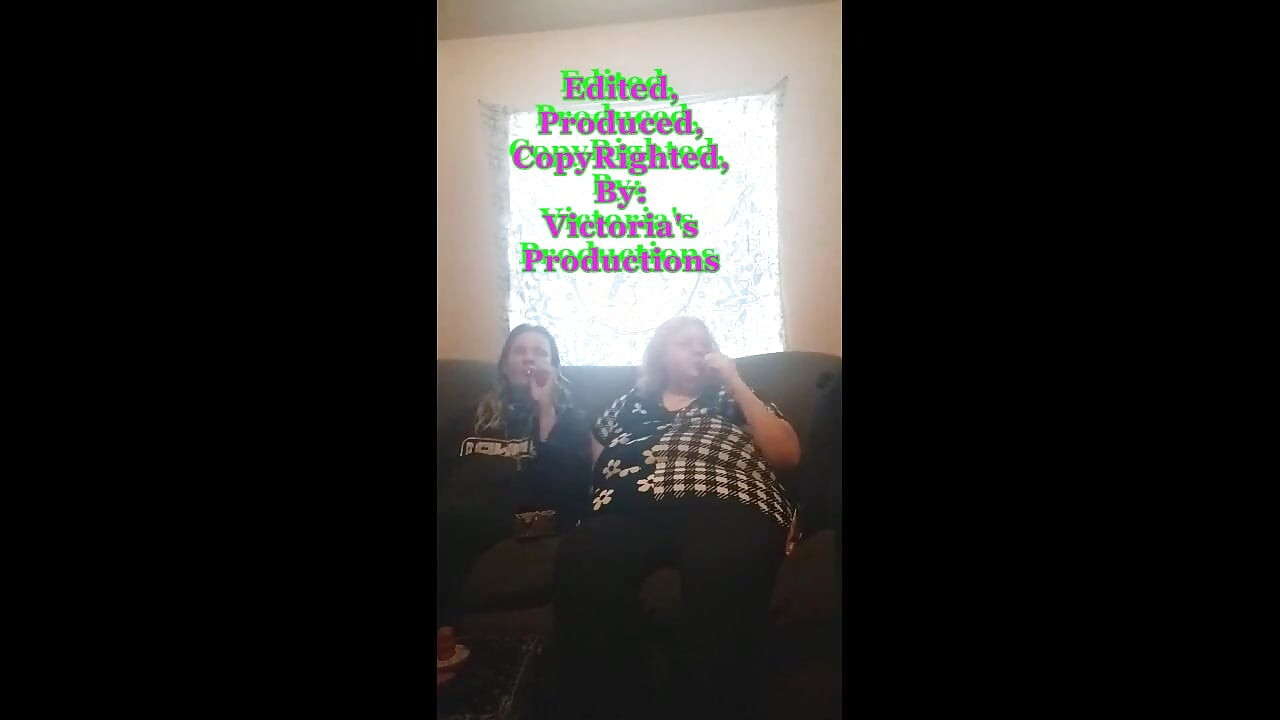 एक नया दोस्त मिला और वह मेरे साथ अपने धूम्रपान साझा करना पसंद करता है