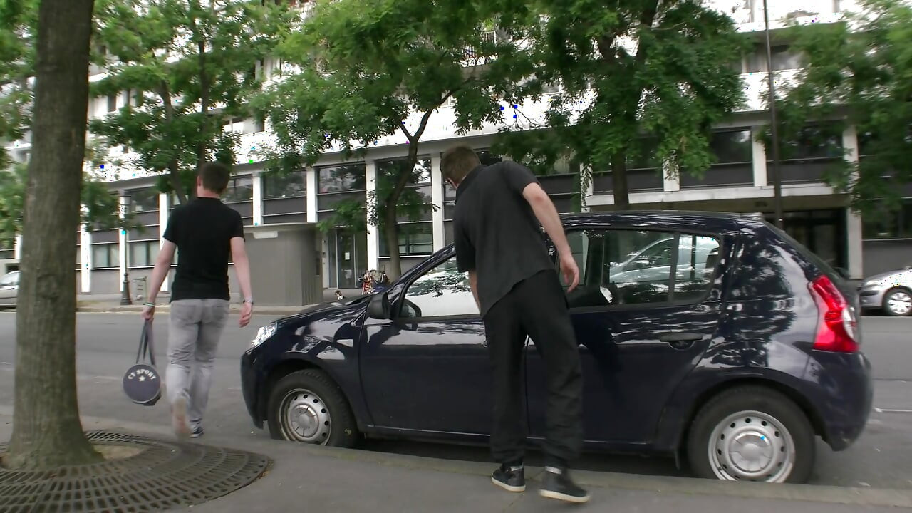 Young Dudes Blow Each Other S Cock in Car 5204