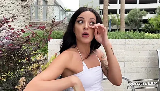 Charlie valentine merintangiku untuk crot di dalam memeknya