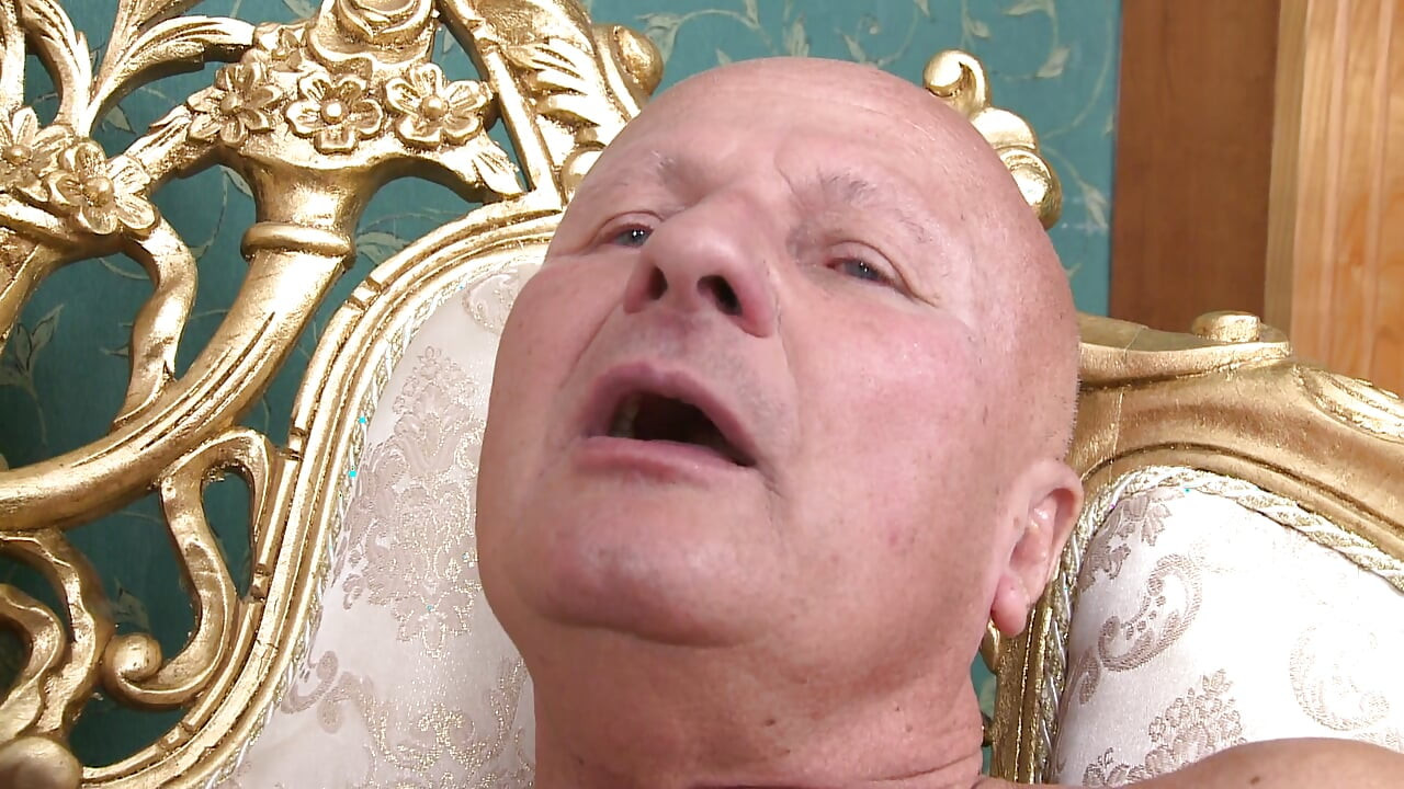 给爷爷继叔的新鲜小便 - 乔治 - 苏珊娜 - laci