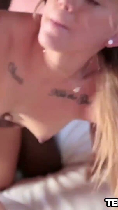 Hottie Hollie Mack facialized după sesiunea cu o pulă neagră mare | Clip 2
