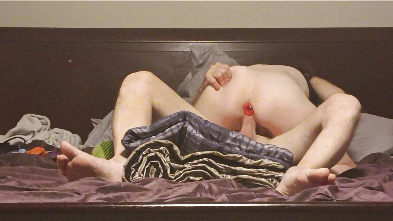 Baise torride avec un plug