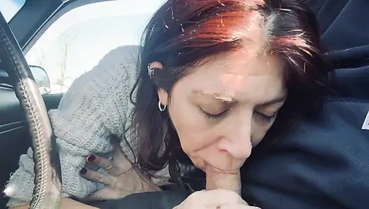 Blowjob hebat dan memamerkan sperma segar