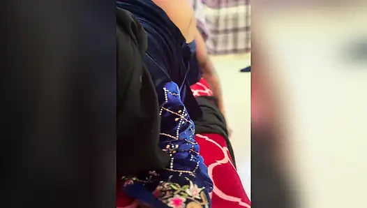 Египетская большая задница, красивая горячая сводная сестра открывает ее огромную попку, только затем ее сводный брат входит в ее комнату и трахает ее большую задницу