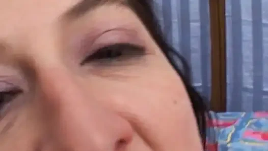 Veronica'nın yüzünde daha fazla sperme ihtiyacı var