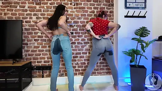 Rebeca Addams и Ana Spears писают на джинсы, показ