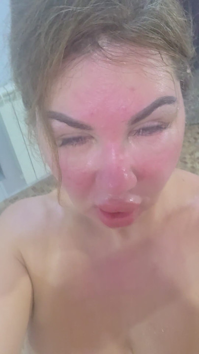 Hi im alisa i do hot shows and u also can contact me