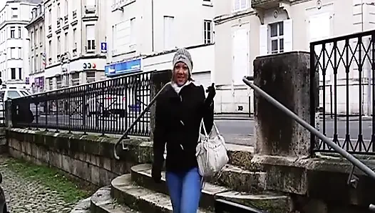 Big Booty Ebony From France Knows How to Make Big Cock Cum