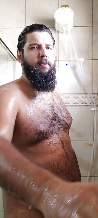 King gainer in shower