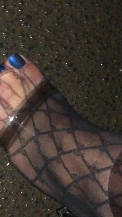 Outdoor with Nyloncatsuit & BlueNails in clear strappy Heels