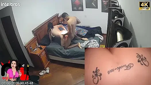 Ifood Teslimatçısı Popomu Boşaltı, Cuckold Ise Her Şeyi Temizledi!