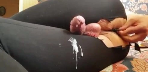 Cum masturbation main libre travestie gay sissy crossdresser