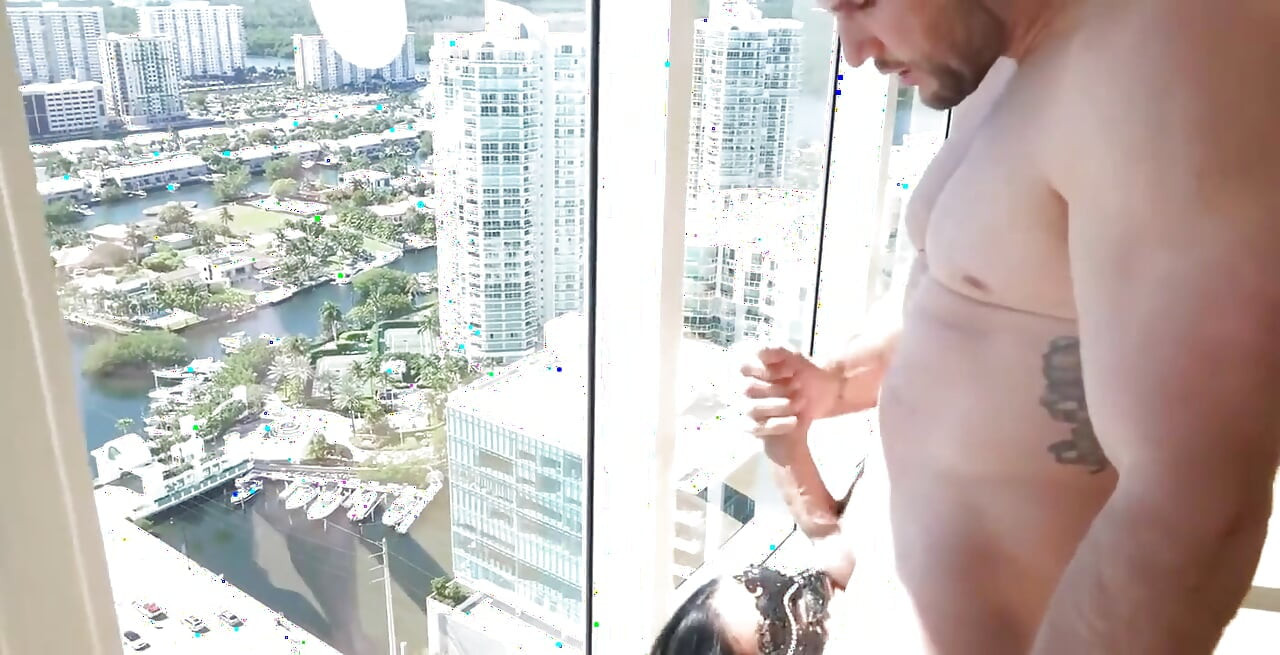 Helt ny video med den berygtede Miss Lexa Hit Me Up to Come Over to Give Her My Big Dick in the Full Nelson Position