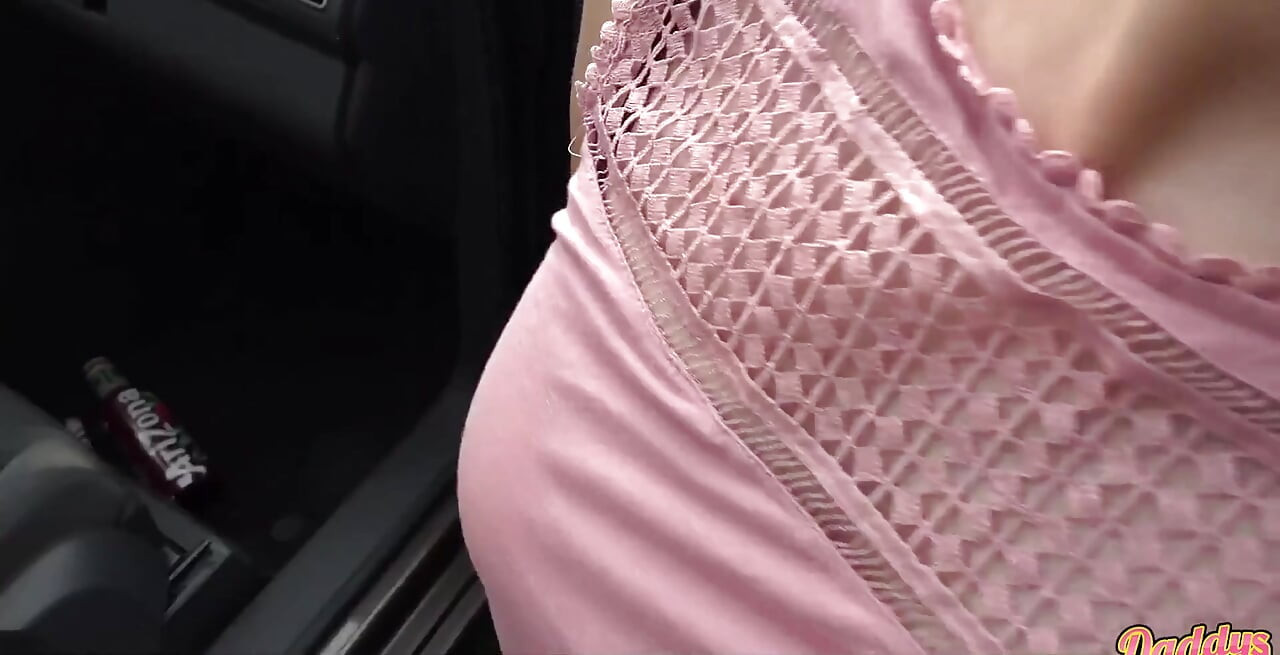 車の中での初めてのアナルセックス