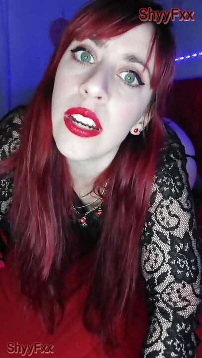 Shyfxx si vampir haus seks yang pengen kamu manfaatkan untuk menghilangkan demam perannya joi