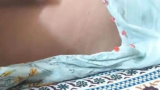 Saali ko chod diya jija ne.