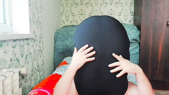 Крошка с великолепной попкой: трясет это с захом