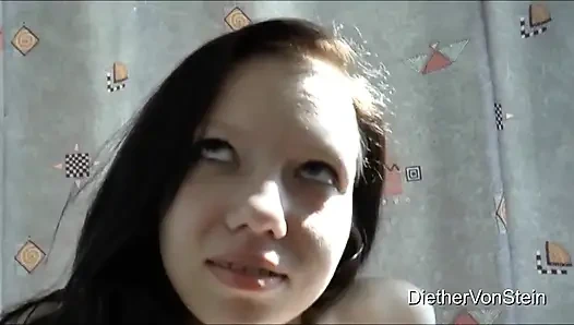 Utangaç üvey kız hamile mi?