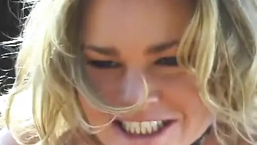 Blonde MILF-muschi verschlungen und überquellen mit dickem creampie