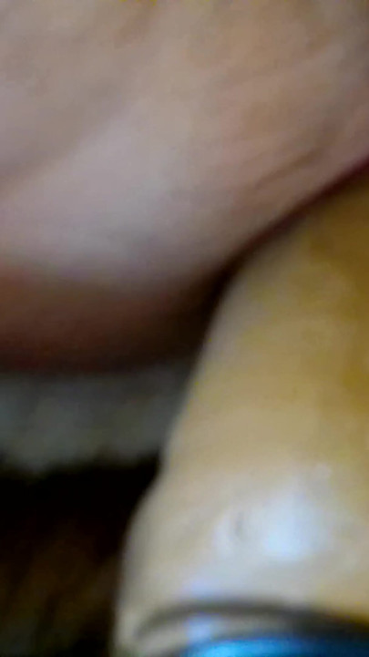 Bague anal au doigt sur l’homme