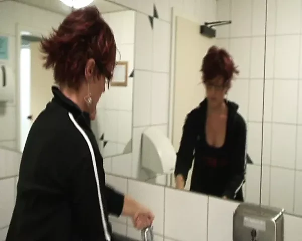 Creampie Fuck at the Truck Stop