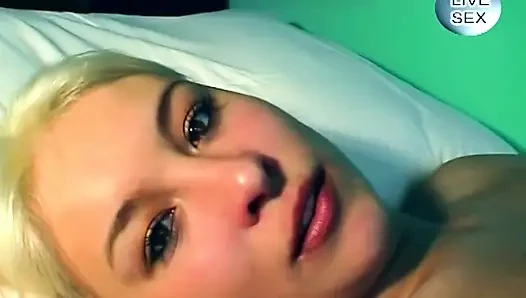 Blonde Fingers Her Soaked Pussy Live