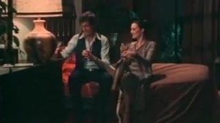 John Holmes, Chris Cassidy, Paula Wain w klipie porno w stylu vintage