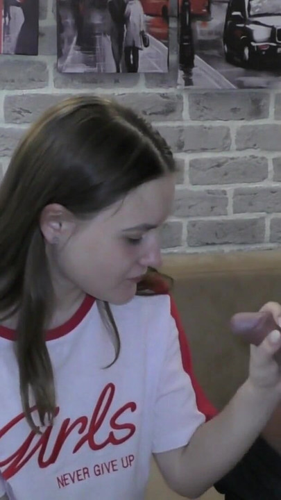 Muss man einen moment von "Podcast mit einer teenie-jungfrau teilen! Erster blowjob, erster kuss, erstes mal"