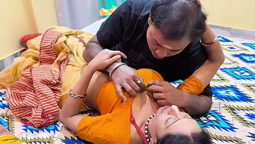 India Selatan seksi bhabhi ko desi paman nekhub vagina fuck kiya, bhabhi ne apna vagina chataya