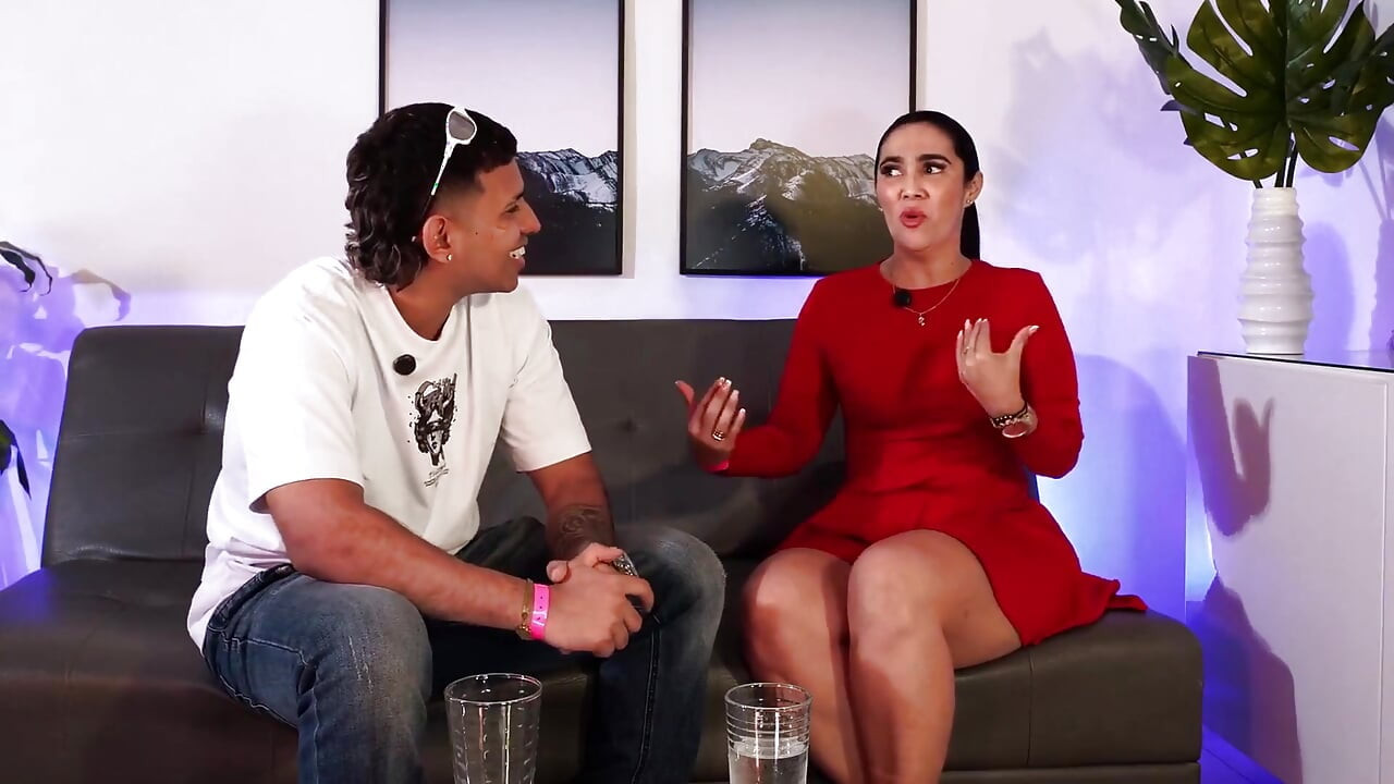 Sarah Black Dezvăluie Cum Este viața Unui Creator De Conținut Pentru Adulți MILF
