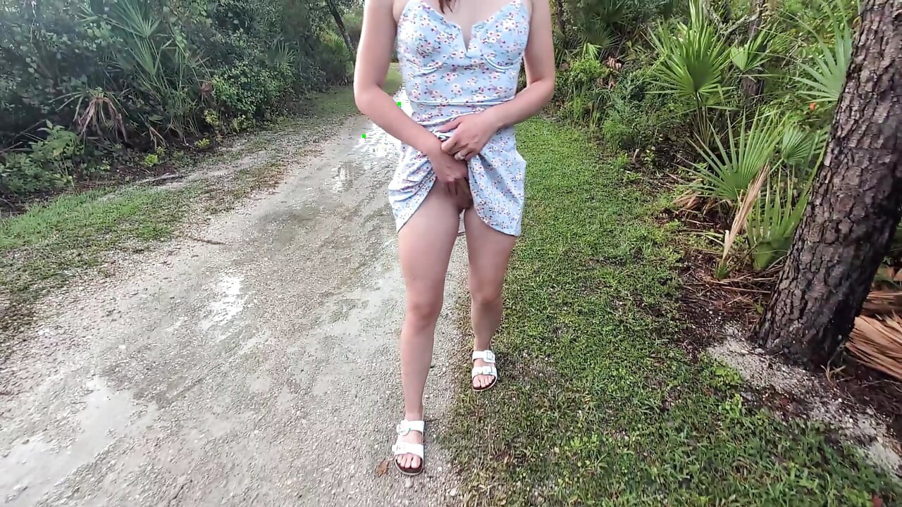 teasing and fingering in public