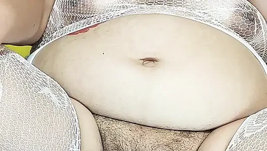 Aku akan memukau semua orang dengan memek gemukku