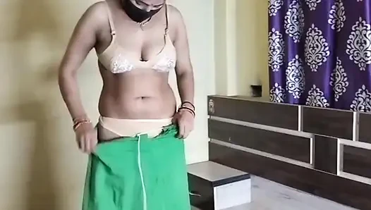 DESI XXX  MAKAN MALIK NE AKELI BHABHI KE SATH KIYA SEX SHORT FILM