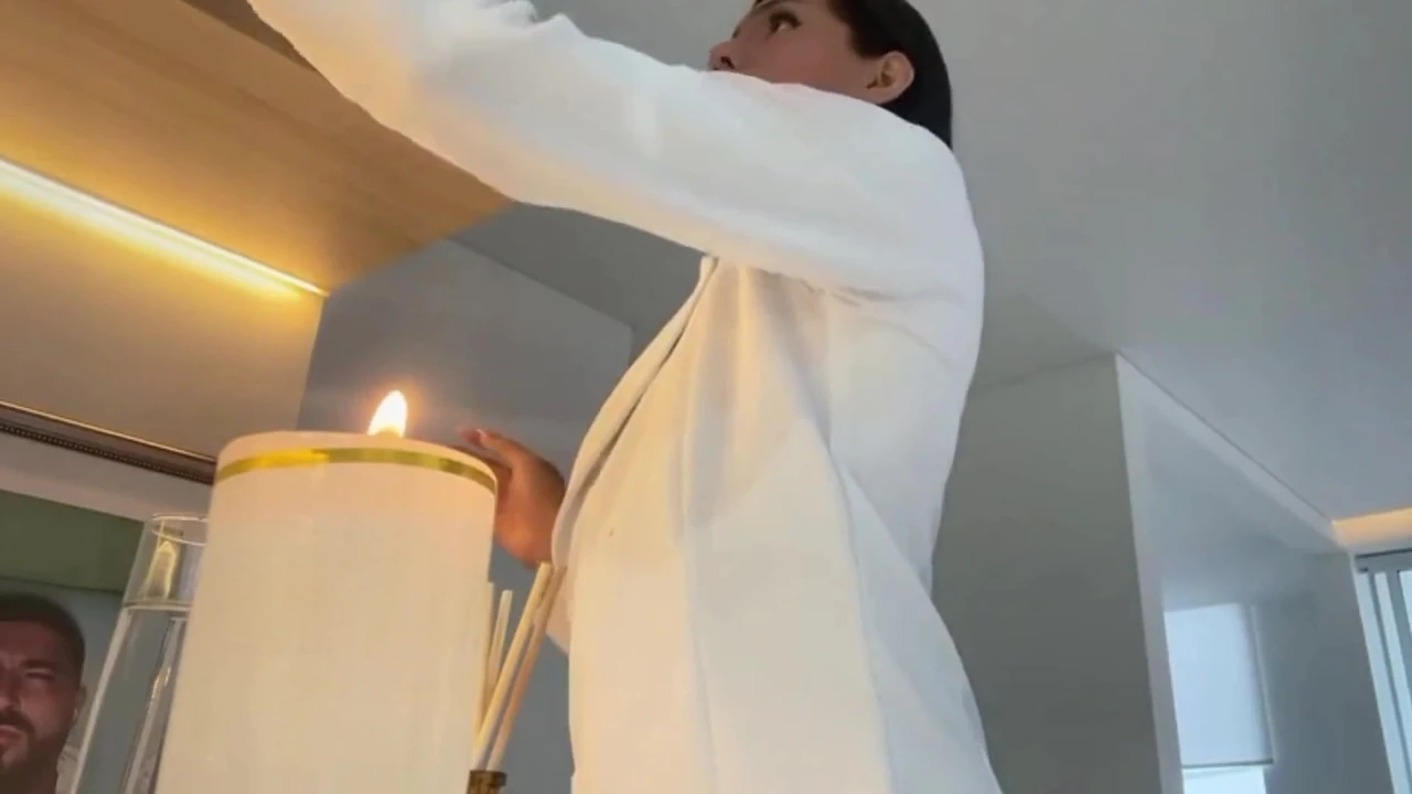 Evimde yalnızım, aşkım, kimi becermeye geliyorsun?